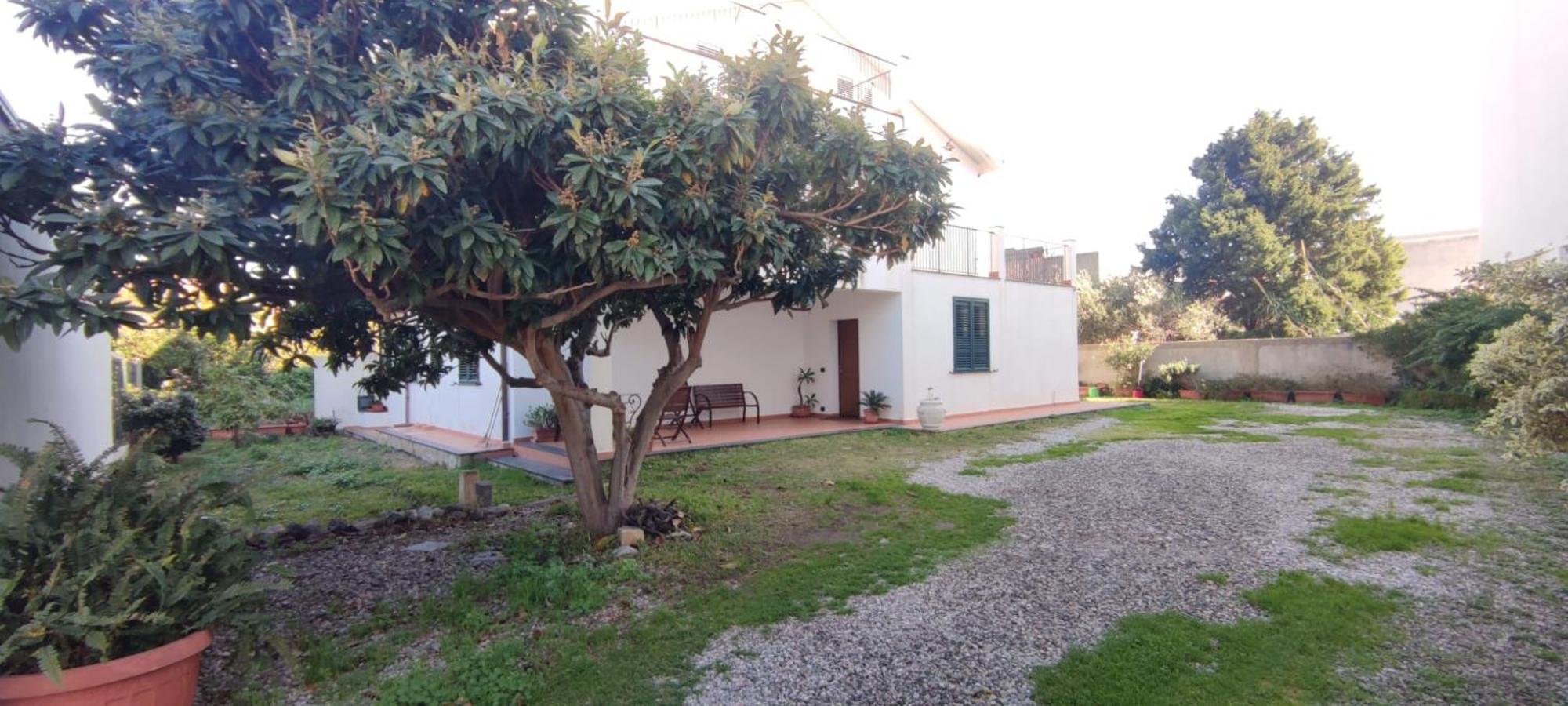 A Nespulara Acomodação com café da manhã Galati Marina Exterior foto